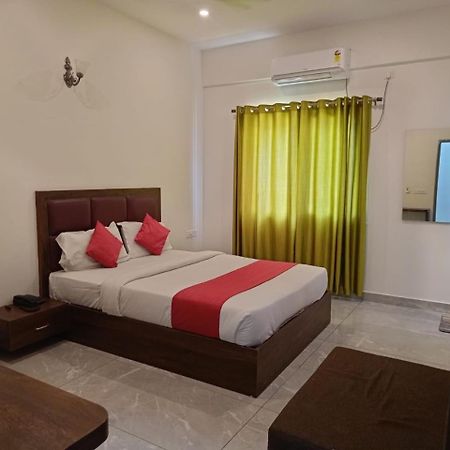 Hotel Dreams Inn Bangalore Exterior photo