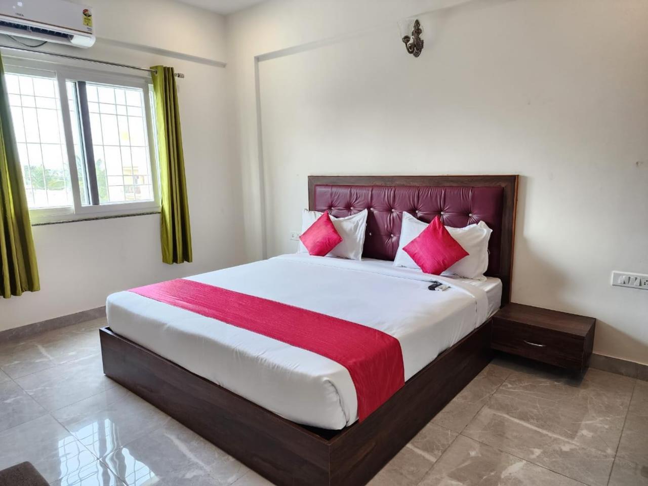Hotel Dreams Inn Bangalore Exterior photo
