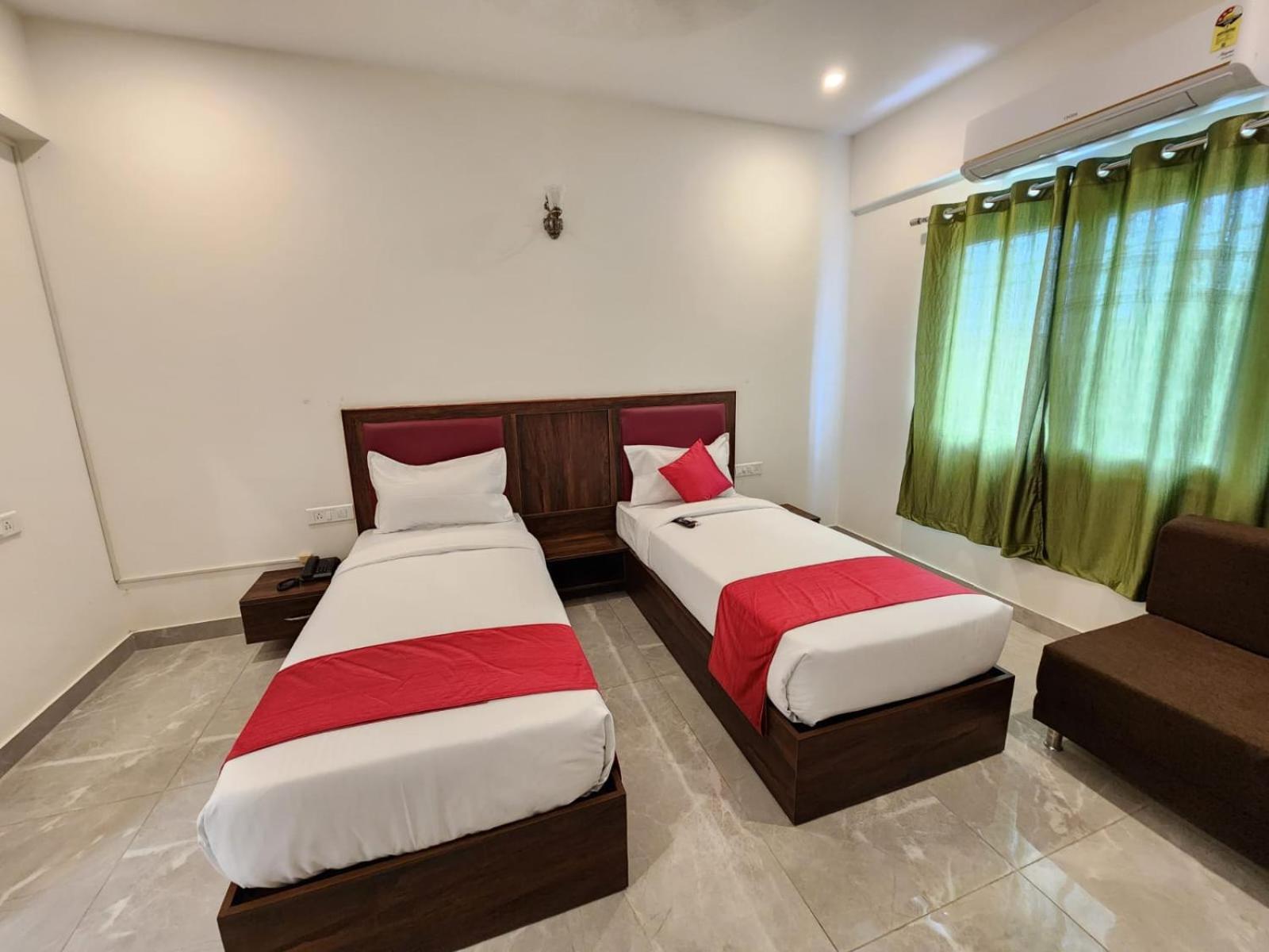 Hotel Dreams Inn Bangalore Exterior photo