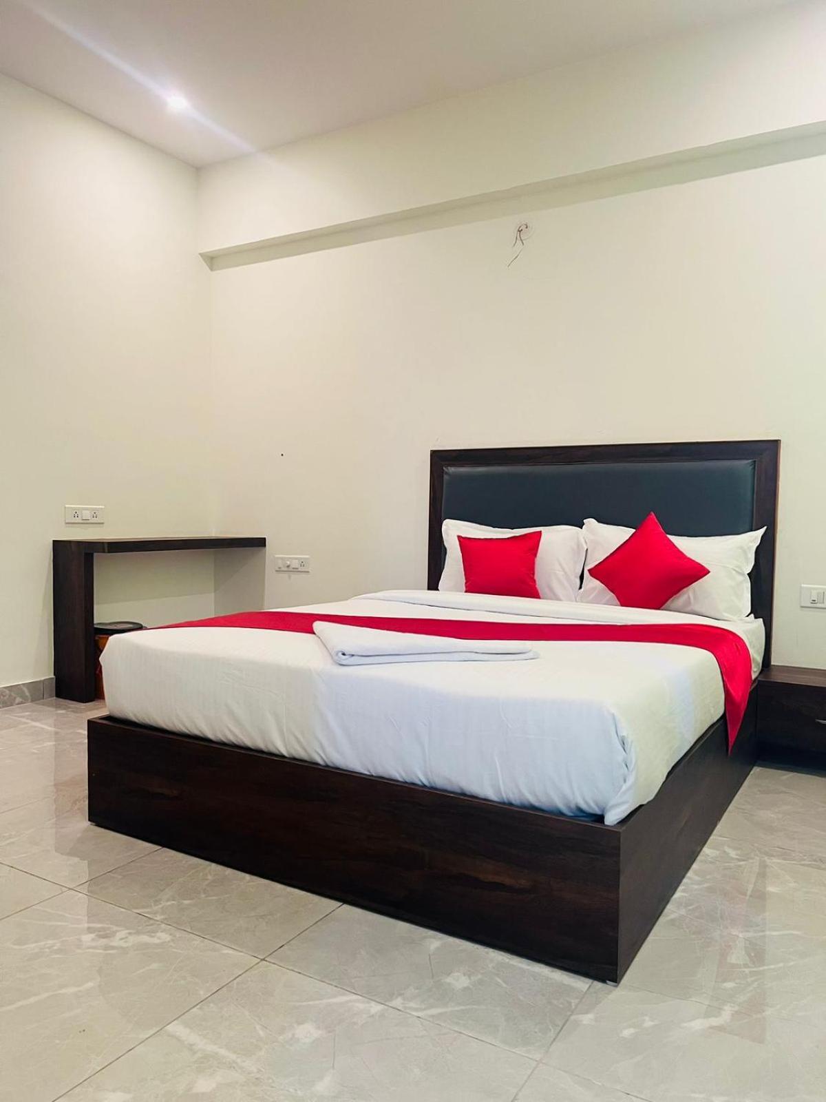 Hotel Dreams Inn Bangalore Exterior photo