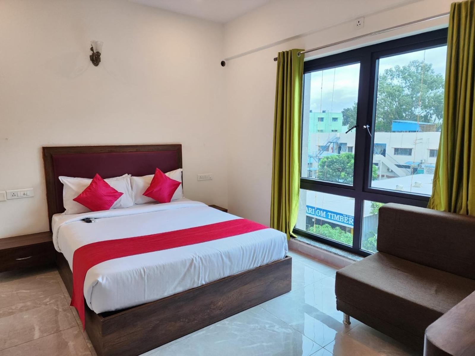 Hotel Dreams Inn Bangalore Exterior photo